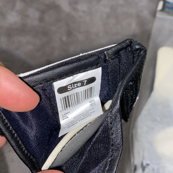 0716 Mitre Pro-Flex Adult Goalkeeper Gloves - Picture 5 of 5